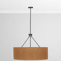 Lampa wiszaca o subtelnym charakterze z agodnym konturem w odcieniu bieli do salonu